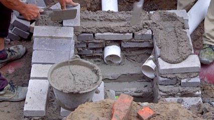 泰康二區(qū)、三區(qū)雨污分流改造工程 貫徹落實(shí)市黨代會精神，預(yù)計(jì)春節(jié)前完工