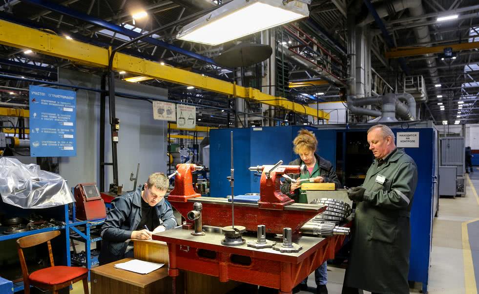 走進(jìn)明斯克汽車(chē)制造廠(chǎng) 探秘環(huán)保專(zhuān)用設(shè)備的制造與革新